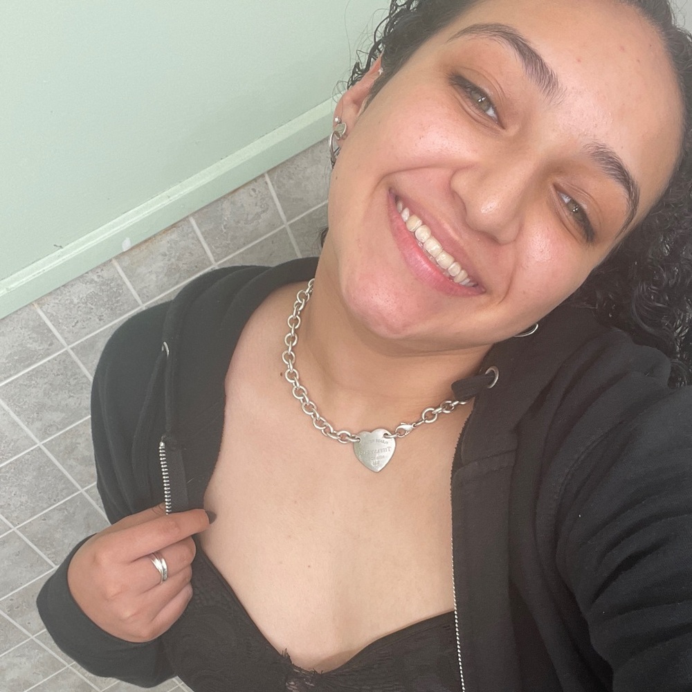 Meet your Posher, Veronica